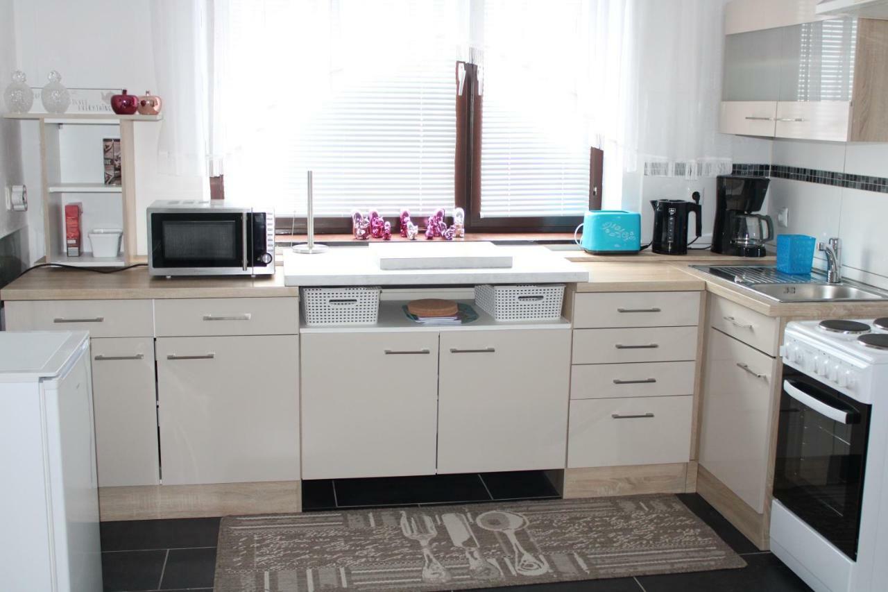 Holiday House Huszar Parndorf Bagian luar foto