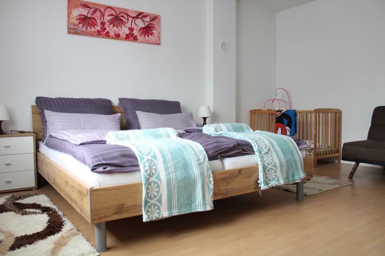 Holiday House Huszar Parndorf Bagian luar foto